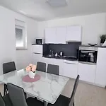 Gabi 公寓 Grebaštica
