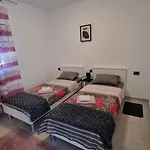 Gabi 公寓 Grebaštica