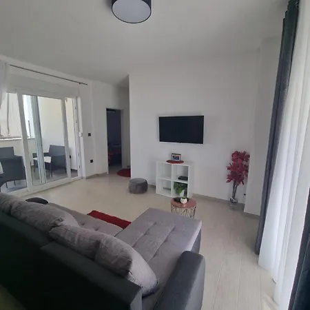 Gabi Apartment *