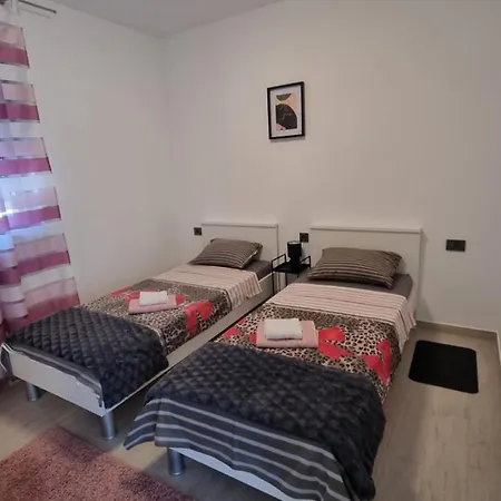 Gabi Appartement Grebaštica