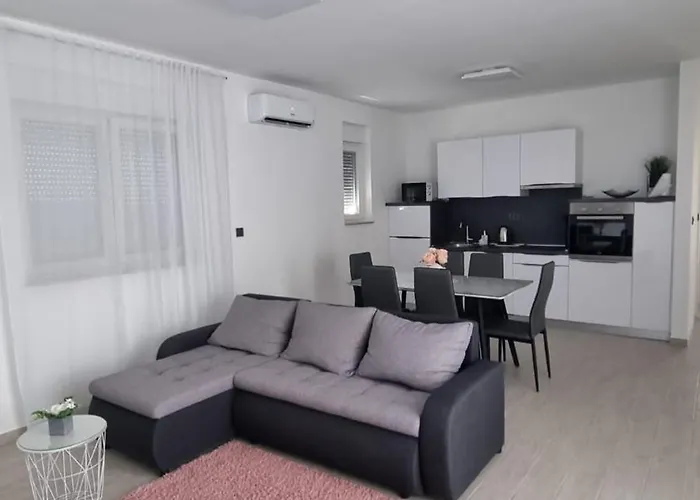 Gabi Apartman *